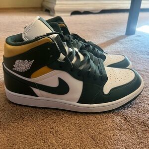 Jordan Mid 1’s Sonics